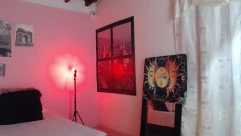 Snapshot of selene_gils chatting on 12/10/24, 04:27 nathy online show from 12/10/24, 04:27