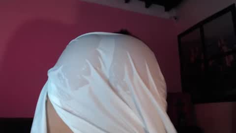 Snapshot of selene_gils chatting on 02/12/25, 02:45 nathy online show from 02/12/25, 02:45