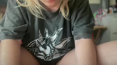 Selene online show from 02/26/25, 05:07