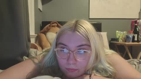 Selene online show from 04/01/26, 02:12