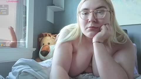 Selene online show from 04/19/26, 10:56