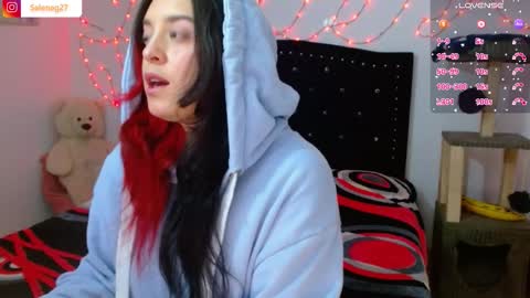 Selene G  online show from 11/29/25, 08:17