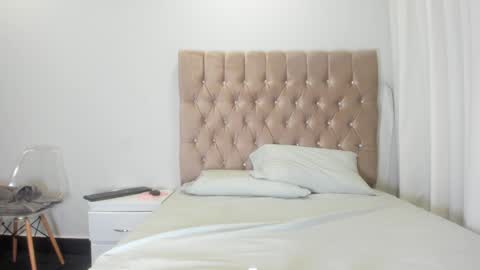 Selene online show from 09/29/25, 11:04