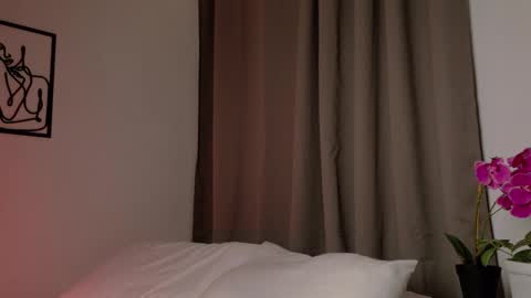 Snapshot of selenenova chatting on 02/26/26, 06:07 Selene Nova online show from 02/26/26, 06:07