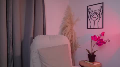 Selene Nova online show from 04/23/26, 09:28