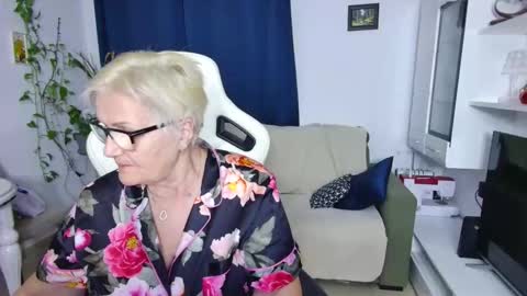 Selenna online show from 04/13/26, 05:29