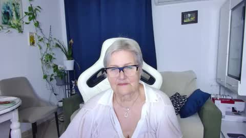 Selenna online show from 04/15/26, 05:42