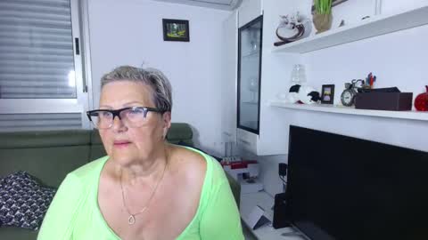 Selenna online show from 06/09/26, 05:35