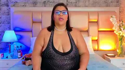 Selenna Cooper online show from 07/07/26, 12:09