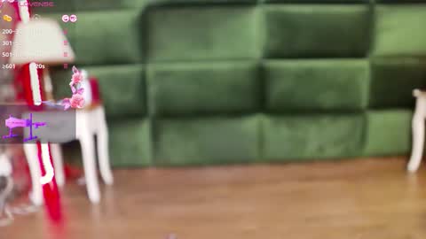 Selen online show from 11/18/25, 08:24