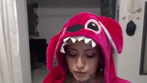 Snapshot of seley222 chatting on 06/19/26, 02:05 Ask me online show from 06/19/26, 02:05