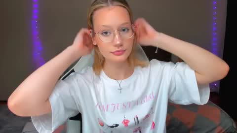 Simon and Alice online show from 09/13/25, 09:36