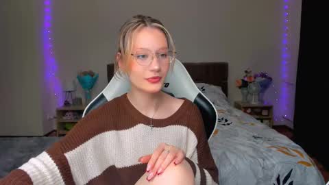 Simon and Alice online show from 09/21/25, 08:21