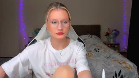 Simon and Alice online show from 09/23/25, 08:12