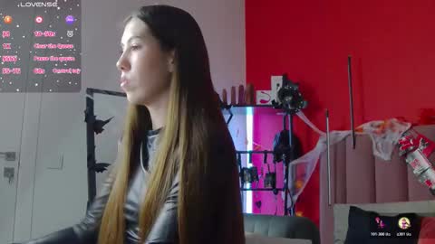 Nicole online show from 10/20/25, 01:50