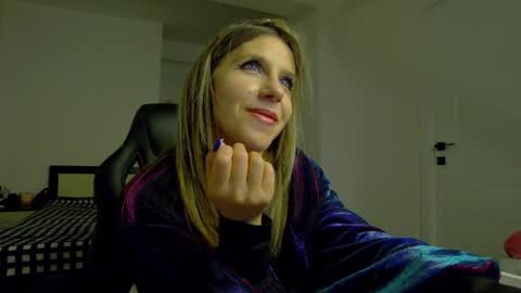 Snapshot of sellena_angel chatting on 05/01/26, 06:01 sellena_angel online show from 05/01/26, 06:01