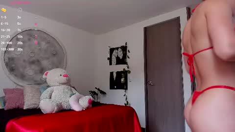 Snapshot of selyn_ chatting on 06/19/26, 05:28 Selyn online show from 06/19/26, 05:28