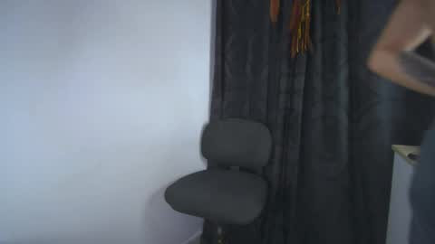 sem_alas online show from 04/21/26, 01:42