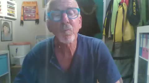 Snapshot of semajstretsa chatting on 05/20/26, 08:59 frederick online show from 05/20/26, 08:59