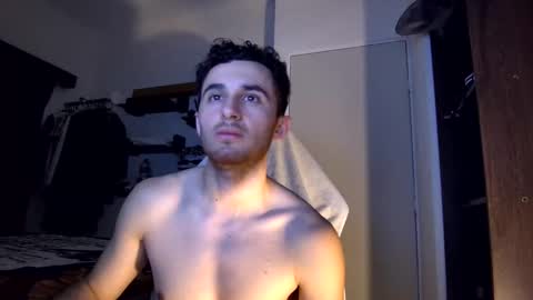 Snapshot of senitzzu chatting on 02/24/25, 03:23 PAJACONTROL online show from 02/24/25, 03:23