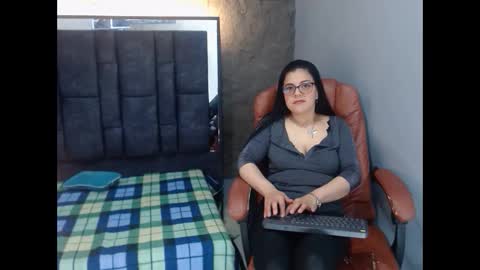 sennamars202cl online show from 09/21/25, 03:13