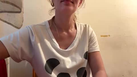 Sennya online show from 10/05/25, 11:19