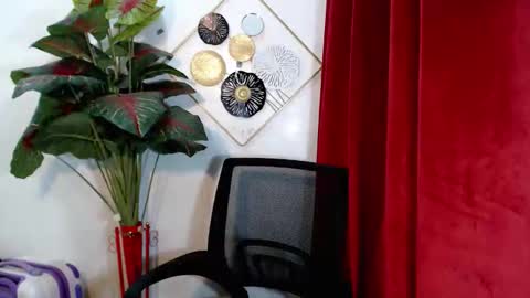 sensational_yeng online show from 10/18/25, 02:40