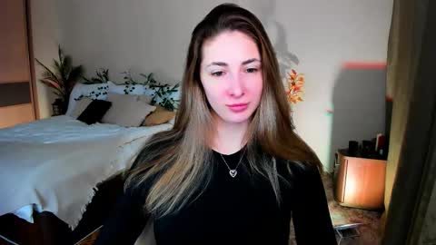 sensitiveheartt online show from 11/17/25, 07:30