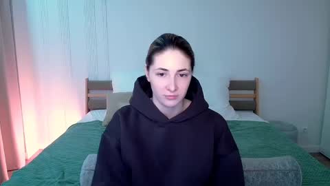 sensitiveheartt online show from 04/22/26, 07:59