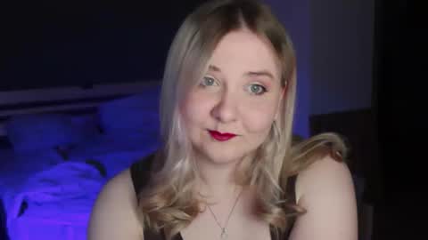 Snapshot of sensual_girrrl chatting on 05/13/26, 12:41 Ilona online show from 05/13/26, 12:41