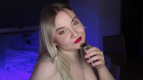 Snapshot of sensual_girrrl chatting on 05/21/26, 11:56 Ilona online show from 05/21/26, 11:56