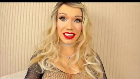 Snapshot of sensual_miss_mia chatting on 01/24/25, 07:49 Mia online show from 01/24/25, 07:49