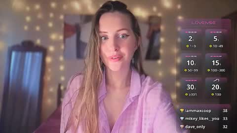 Snapshot of sensual_orchid7 chatting on 09/17/25, 07:10 Jordan online show from 09/17/25, 07:10