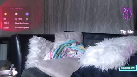 Snapshot of sensual_paradise_ chatting on 06/10/26, 02:38 V online show from 06/10/26, 02:38