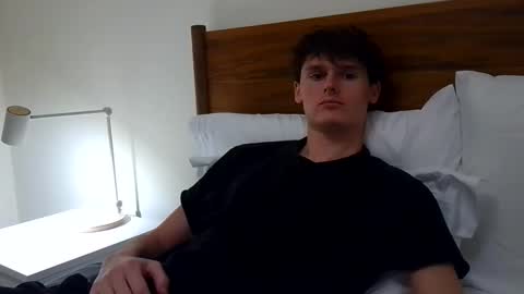 Snapshot of sensualalien chatting on 10/28/25, 11:18 Cam online show from 10/28/25, 11:18