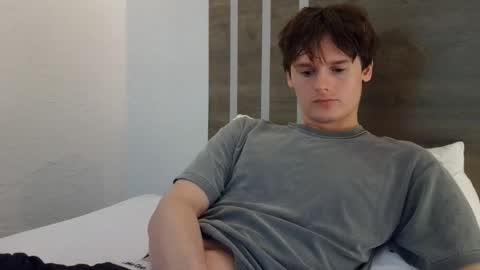 Snapshot of sensualalien chatting on 12/03/25, 12:29 Cam online show from 12/03/25, 12:29