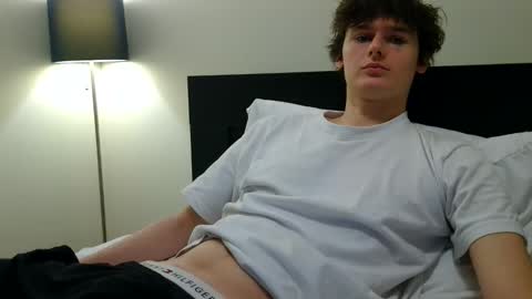 Snapshot of sensualalien chatting on 01/16/26, 10:58 Cam online show from 01/16/26, 10:58