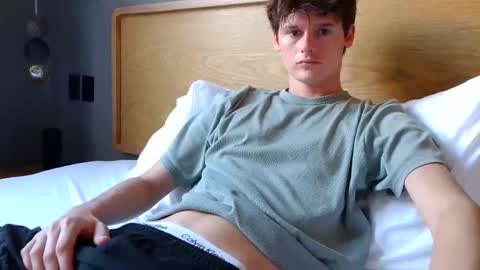 Snapshot of sensualalien chatting on 02/24/26, 10:52 Cam online show from 02/24/26, 10:52