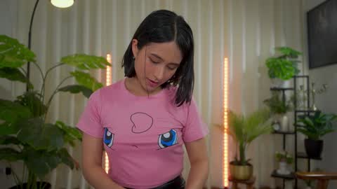 Maria- OF sensual bee online show from 12/06/24, 11:47