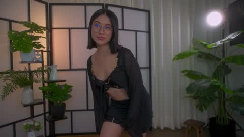 Maria- OF sensual bee online show from 01/12/25, 11:36