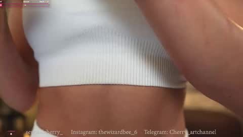 Maria- OF sensual bee online show from 09/19/25, 11:38