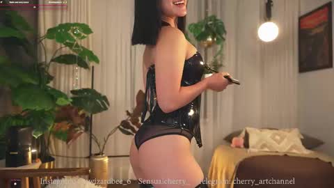 Maria- OF sensual bee online show from 09/24/25, 12:25