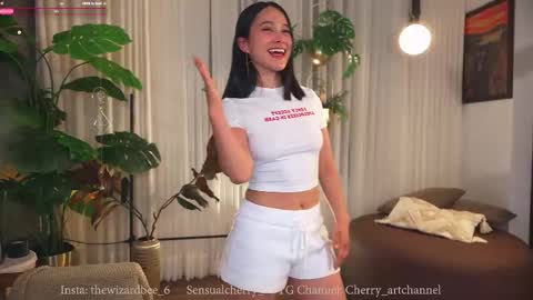 Maria- OF sensual bee online show from 10/02/25, 11:56