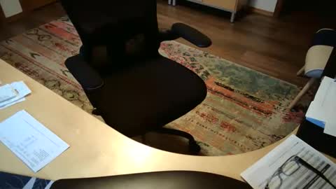 Snapshot of sensualgentlem chatting on 01/17/26, 11:30 Sensually Yours online show from 01/17/26, 11:30