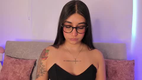 Snapshot of sensualhaven_ chatting on 01/29/25, 10:43 sensualhaven_ online show from 01/29/25, 10:43