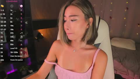 Kiki online show from 05/10/26, 03:17
