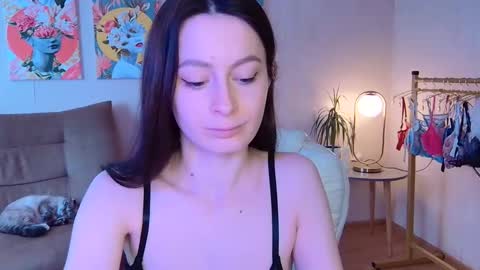 Snapshot of sensuallucy233 chatting on 11/18/25, 07:57 sensuallucy233 online show from 11/18/25, 07:57