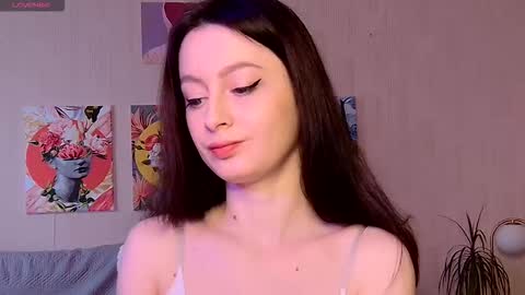 Snapshot of sensuallucy233 chatting on 11/28/25, 07:11 sensuallucy233 online show from 11/28/25, 07:11