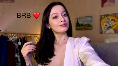 Snapshot of sensuallucy233 chatting on 01/08/26, 05:32 sensuallucy233 online show from 01/08/26, 05:32
