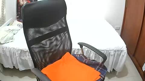 Snapshot of senthix1983 chatting on 09/17/25, 07:26 senthix heyy promo en OnlyFans aprovecha 85 descuento online show from 09/17/25, 07:26